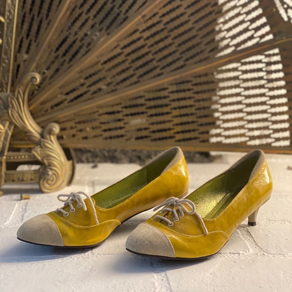 Cute vintage style kitten heels